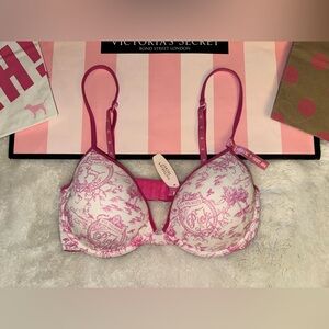 VS PINK VINTAGE Y2K T-SHIRT BRA CREST DOG “ALL YOU NEED IS LOVE” RARE NWT 36C